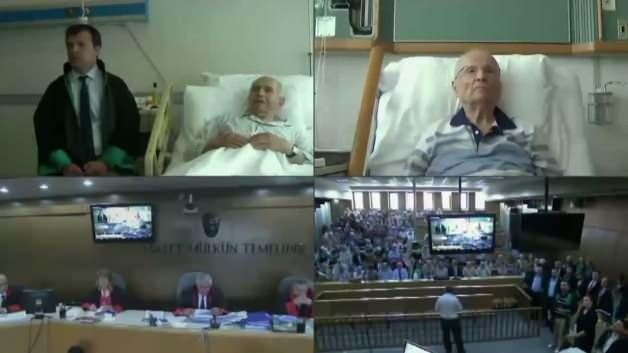 Kenan Evren ve Tahsin Şahinkaya&rsquo;nın h&uuml;k&uuml;m giydiği anlar ilk kez ortaya &ccedil;ıktı