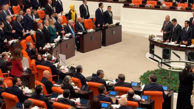 TBMM’de dikkat çeken an: Erdoğan salona girdiğinde CHP ve Yeni Partililer ayağa kalkmadı