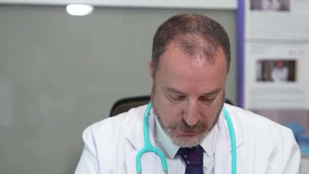 Teneff&uuml;ste tuvaleti erteleyen &ccedil;ocuklar dikkat! B&ouml;brek sağlığını riske atıyor