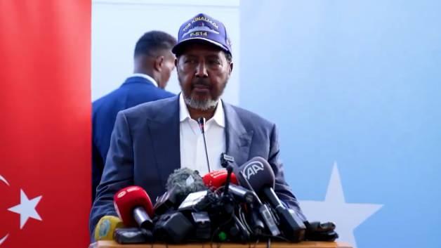 Somali Cumhurbaşkanı Mahmud, &Ccedil;ağrı Bey sondaj gemisini ziyaret etti
