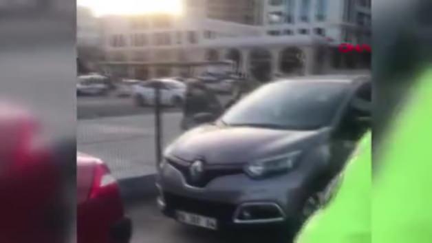hatali park ettigi araci emniyet otoparkina cekilen kadin polis memurlarina hakaret etti video 7