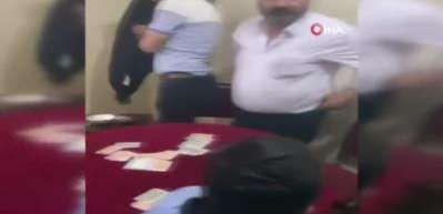 Polis baskınında ka&ccedil;arken 2. kattan atladı, ayağını kırdı