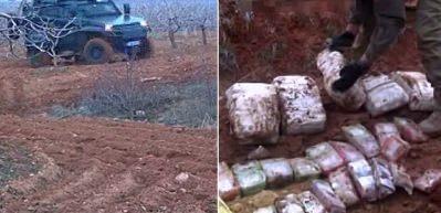 Polis kıskıvrak yakaladı! Sakladıkları bombalar ve silahlar şoke etti