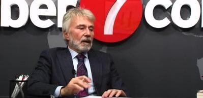 Prof. Dr. Mim Kemal &Ouml;ke: "Gen&ccedil;lerin İslam tarihini ve Hz. Peygamberimizin tarihini iyi bilmeleri lazım."