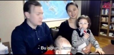 Profes&ouml;r Kelly ve ailesi yeniden ekrana &ccedil;ıktı
