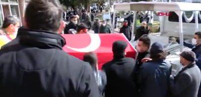 Rasim &Ouml;ztekin'in cenazesi Zincirlikuyu Camii Gasilhanesi'ne g&ouml;t&uuml;r&uuml;ld&uuml;