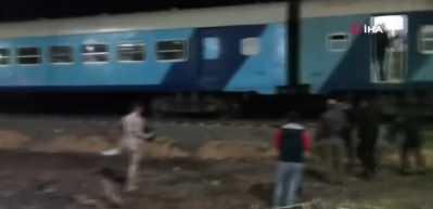 Raydan &ccedil;ıkan tren dehşet sa&ccedil;tı! &Ccedil;ok sayıda yaralı var