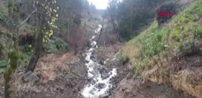 Rize&rsquo;de sağanak sel ve heyelana yol a&ccedil;tı