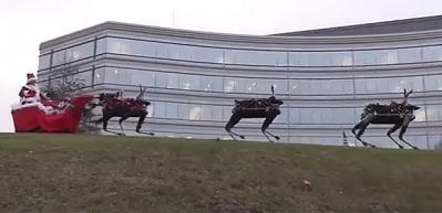 Robot geyikler kızak &ccedil;ekti