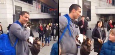 Ronaldo, bıyık ve perukla halkın arasında