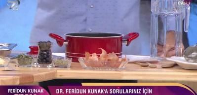 Sa&ccedil; beyazlamasına evde doğal &ccedil;&ouml;z&uuml;m!