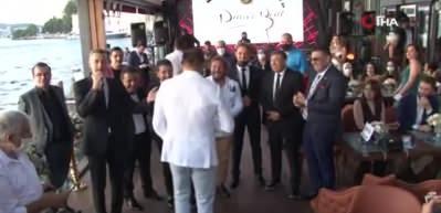 Sağlık &ccedil;alışanı 10 &ccedil;ift birlikte d&uuml;nyaevine girdi