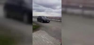 Sağlık &ccedil;alışanı anne ile kızı bir ay sonra b&ouml;yle kavuştu! Y&uuml;rek yakan buluşma