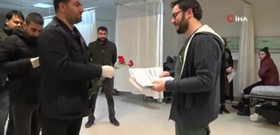 Sağlık &ccedil;alışanlarına g&uuml;ll&uuml; destek