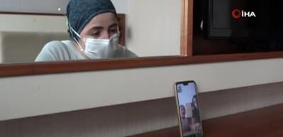 Sağlık&ccedil;ıların aileleri ile yaptığı g&ouml;r&uuml;nt&uuml;l&uuml; konuşmalar duygulandırdı