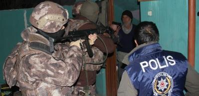Sahte jandarma ve polislere 10 ilde operasyon
