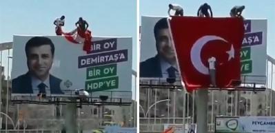 Şanlıurfalılardan T&uuml;rk bayrağına alerjisi olan HDP'ye şok!