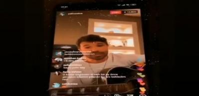Şarkıcı Yalın, evden &ccedil;ıkamayan hayranları i&ccedil;in Instagram &uuml;zerinden konser verdi!