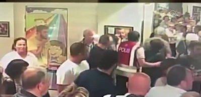 Se&ccedil;imde tartıştığı kadının baş&ouml;rt&uuml;s&uuml;n&uuml; &ccedil;eken kişiye ceza 