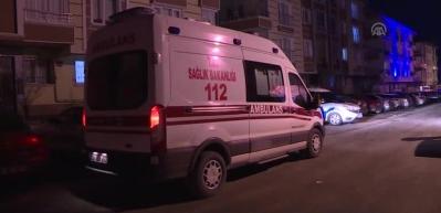 Şehidin Ankara'daki evi T&uuml;rk bayraklarıyla donatıldı