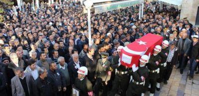 Şehit g&ouml;zyaşlarıyla toprağa verildi