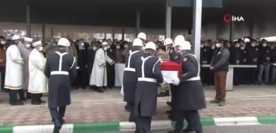 Şehit uzman &ccedil;avuş Malatya&rsquo;da toprağa verildi