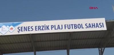 Şenes Erzik'e b&uuml;y&uuml;k onur