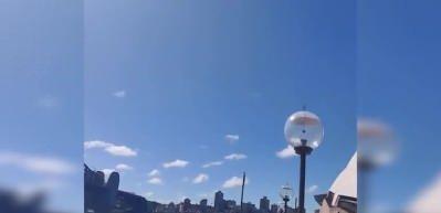 Sidney'de u&ccedil;akla g&ouml;ky&uuml;z&uuml;ne "Ellerinizi yıkayın" yazıldı