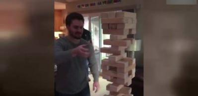 Şimdiye kadarki en iyi Jenga hamlesi