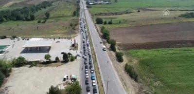 Sınır kapılarında d&ouml;n&uuml;ş yoğunluğu