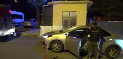 Sınırda y&uuml;kl&uuml; miktarda patlayıcı ele ge&ccedil;irildi