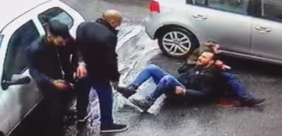 Şişli'de m&uuml;teahhit dede ile torununa silahlı saldırı kamerada