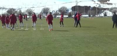 Sivassporlu futbolcu Mert Hakan Yandaş: "Son g&uuml;ne kadar savaşacağız"