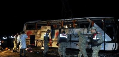 Sivas'ta polis otob&uuml;s&uuml; devrildi: 3 şehit, 35 yaralı