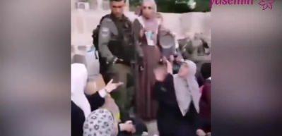 İşgalci İsrail'e korkusuzca tepki veren Filistinli kadınlar!