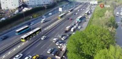 Sokağa &ccedil;ıkma kısıtlaması &ouml;ncesi trafik yoğunluğu havadan g&ouml;r&uuml;nt&uuml;lendi