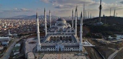 Sona gelinen &Ccedil;amlıca Camii havadan g&ouml;r&uuml;nt&uuml;lendi