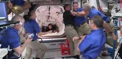 SpaceX'in 4 astronotu taşıyan "Crew Dragon" uzay aracı ISS'e ulaştı