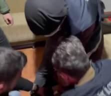 Metroda kadın yolcuya bıçak çekip hakaret eden şahıs yakalandı