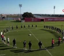 Benfica'dan anlamlı hareket! Depremde hayatını kaybedenler için saygı duruşunda bulundular