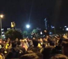 CHP önünde istifa kavgası