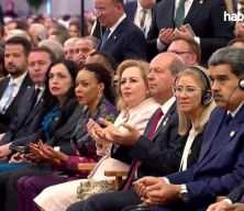 İspanyol basını Maduro'nun duaya eşlik etmesini böyle gördü: Sonunda Müslüman mı oldu?