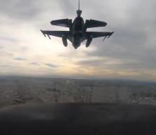 Türk F-16'larından Romanya'da selamlama uçuşu