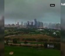 Dubai'de şaşırtan doğa olayı! Gökyüzü yeşile büründü