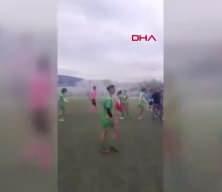 Kadın futbolcular kavga etti!