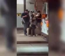 ABD polisinden alçak hareket! 4 Müslüman öğrenciyi tutuklayıp başörtülerini zorla çıkardılar!