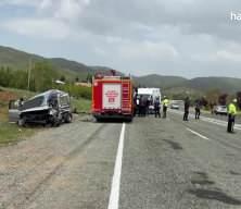 Elazığ'da ambulans ile hafif ticari araç çarpıştı: 6 yaralı!