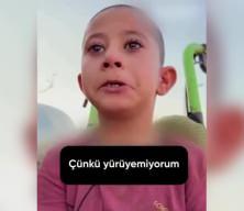 İki bacağı kopan Gazzeli çocuk, kanserli çocuklar için saçlarını kazıttığını 'sessizce' söyledi