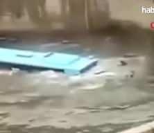 Rusya’da yolcu otobüsü nehre uçtu!