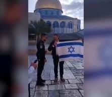  Fanatik Yahudi yerleşimciler Mescid-i Aksa'da İsrail bayrağı açtı
